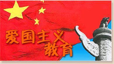 居民楼楼道起火冒烟,兄妹三人教科书式自救。网友:妹妹还不忘抱着小狗