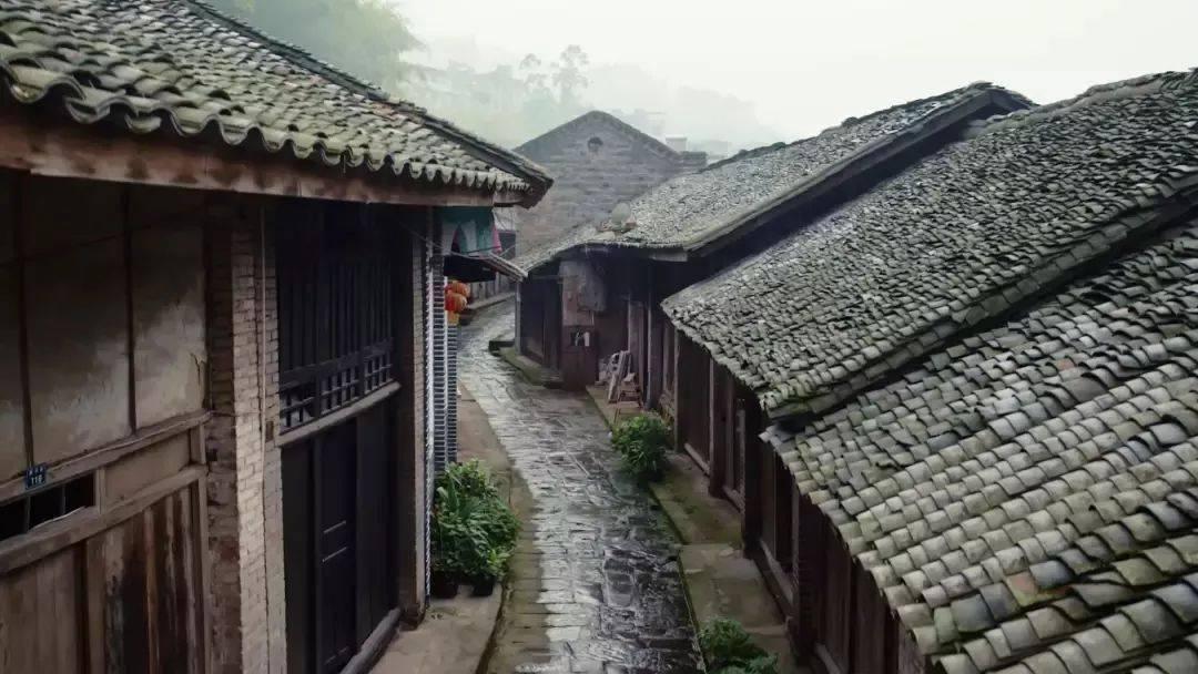 欧文:未来必须有人接替萨拉赫,也许努涅斯能够做到