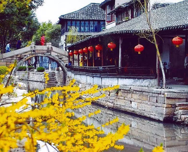 逃离无人的学校